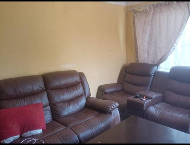 2 BEDROOM HOUSE FOR SALE IN RONDEBULT